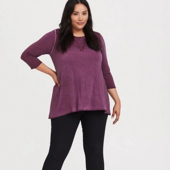 TORRID Super Soft Lace Yoke Sharkbite Hem Long Sleeve Top Blouse Purple 00 M/L - Picture 1 of 13